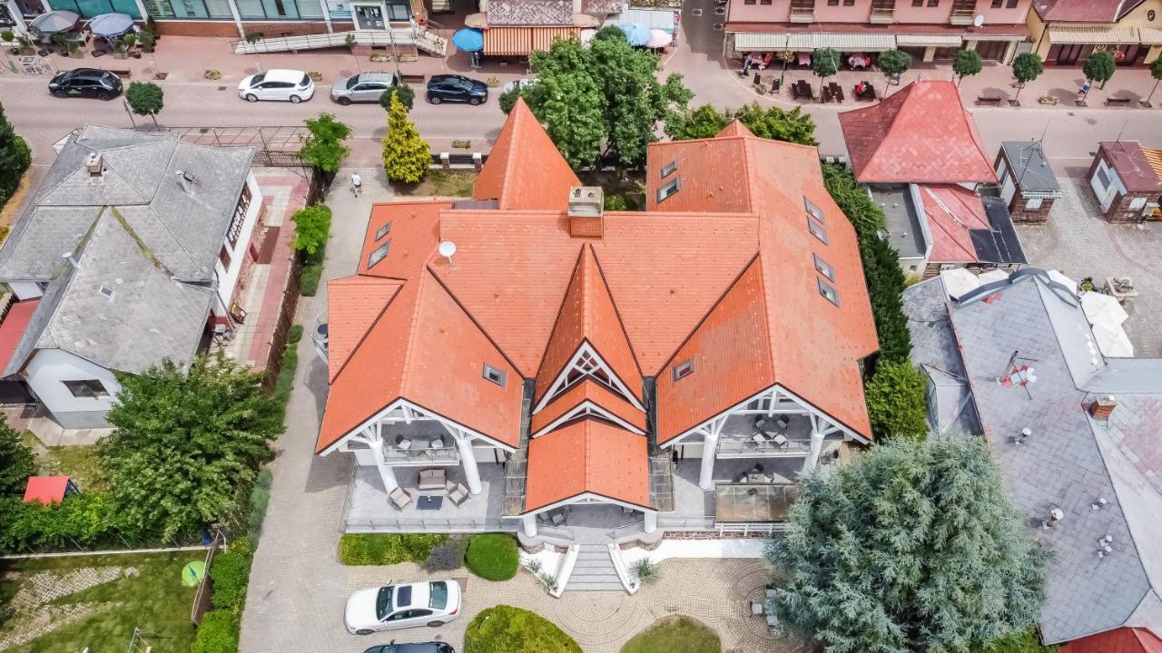 Hotel Clariss Balatonalmádi Exterior foto
