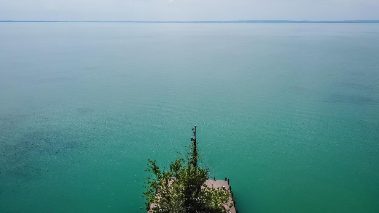 Hotel Clariss Balatonalmádi Exterior foto