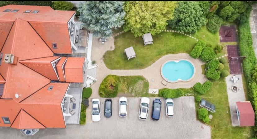Hotel Clariss Balatonalmádi Exterior foto